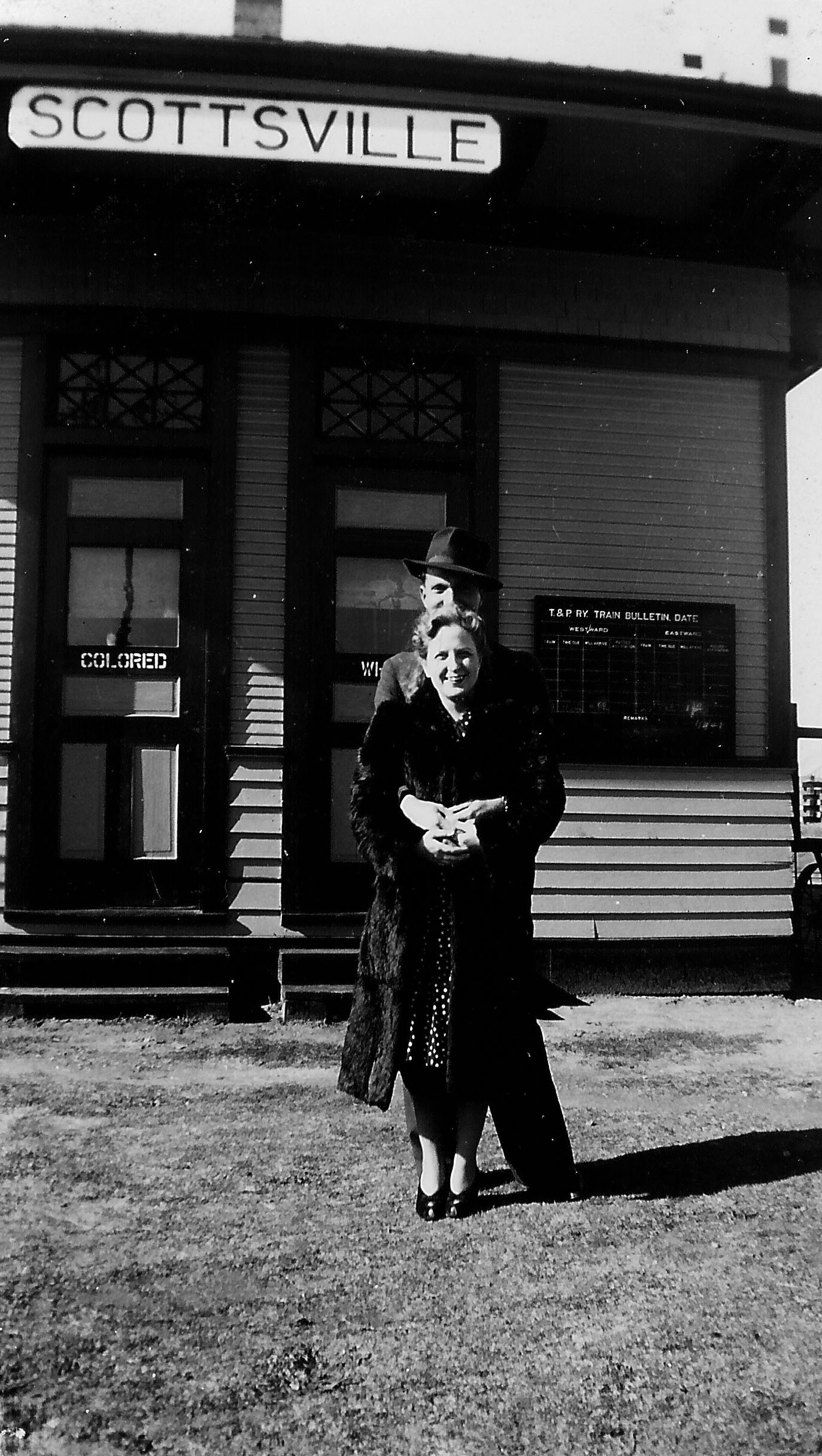 Images of Texas & Pacific Stations and Structures in  Scottsville, TX