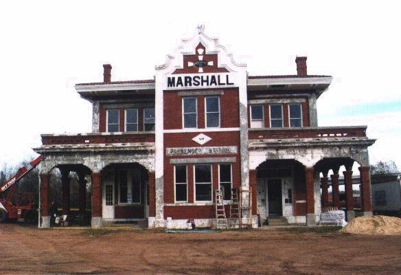Image of T&P Stations & Structures in Marshall TX (pre-renovation)