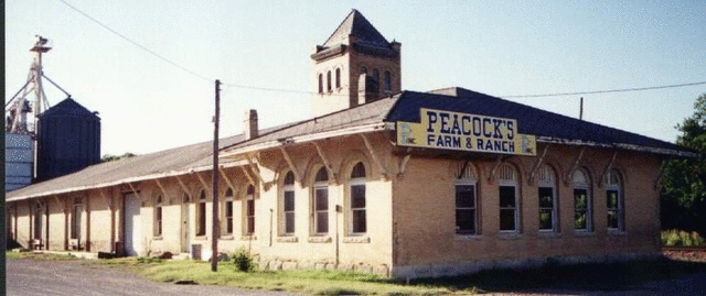Images of Texas & Pacific Stations and Structures in  Weatherford, TX