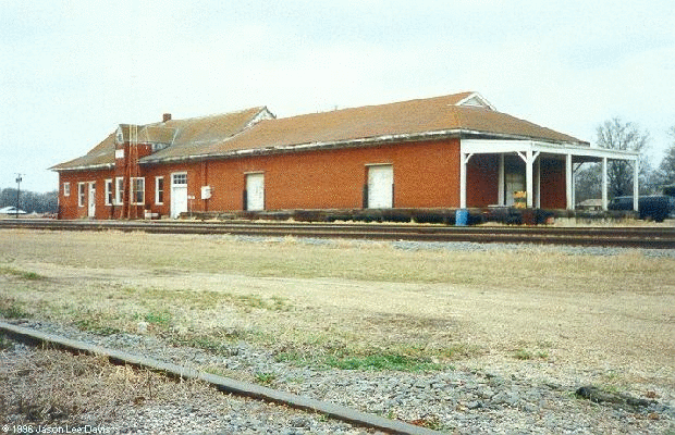 Image of T&P Stations & Structures in Paris TX 1996 southeast view