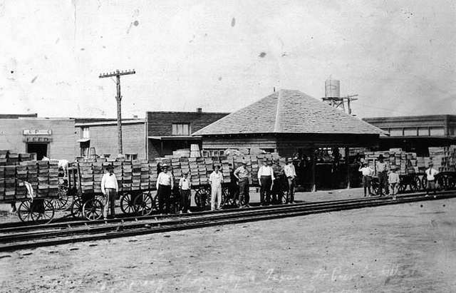 Images of Texas & Pacific Stations and Structures in  Clyde, TX