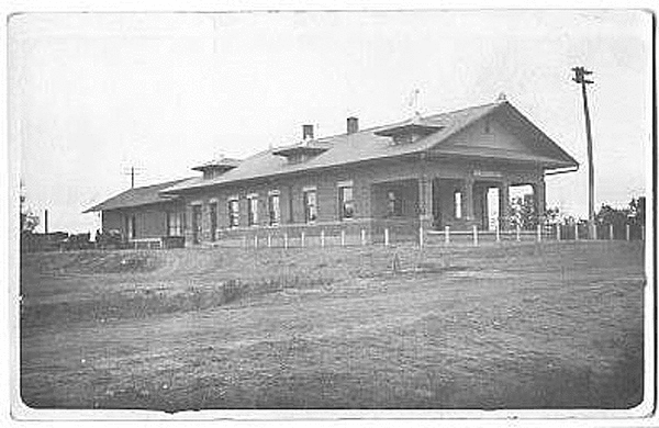 Image of T&P Stations & Structures in Eastland TX c1915
