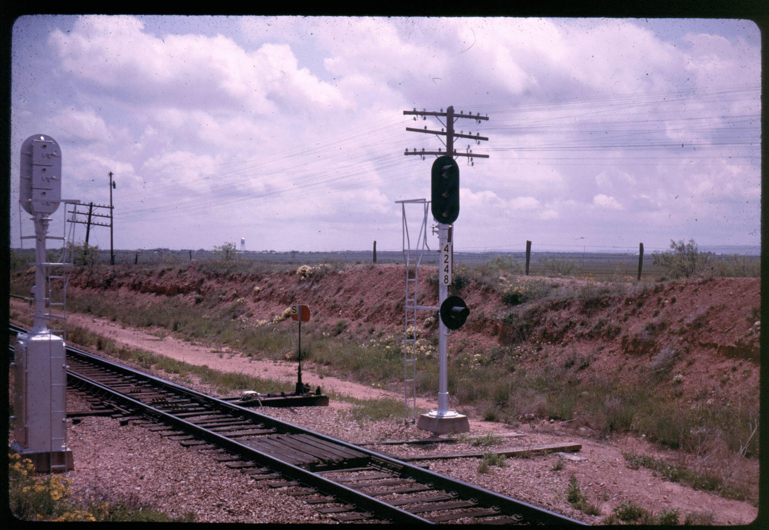 Image of T&P Stations & Structures in Merkel TX Signal MP 424.8 SE