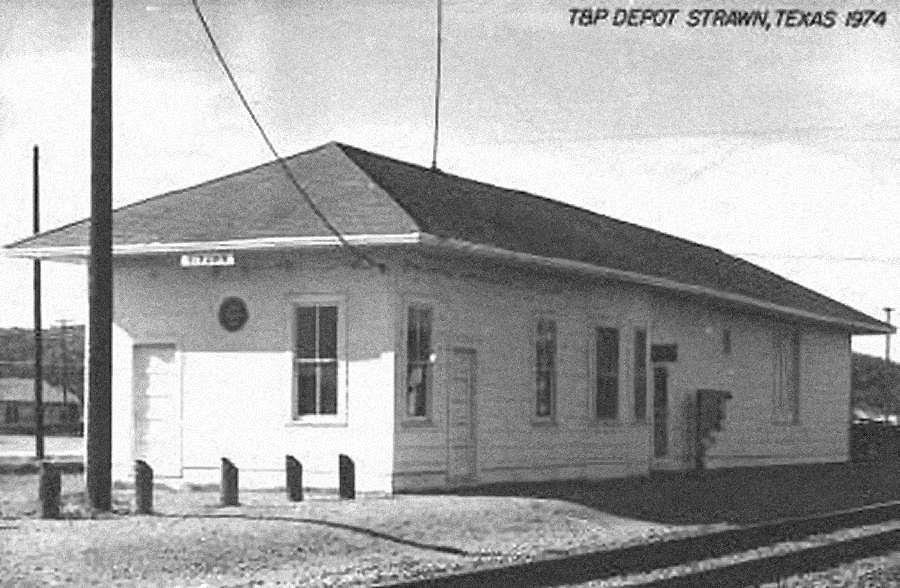 Images of Texas & Pacific Stations and Structures in  Strawn, TX