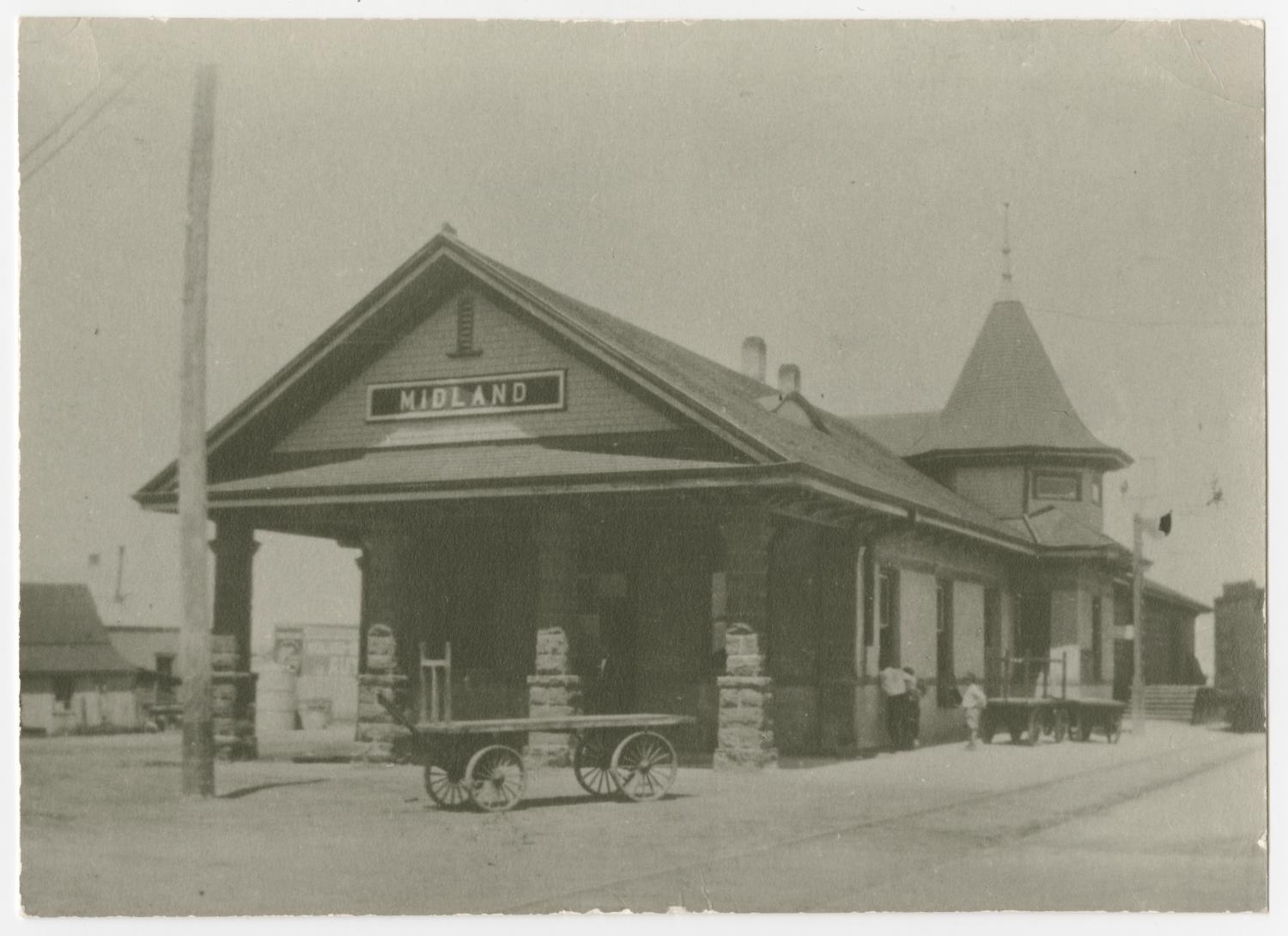 Images of Texas & Pacific Stations and Structures in  Midland, TX