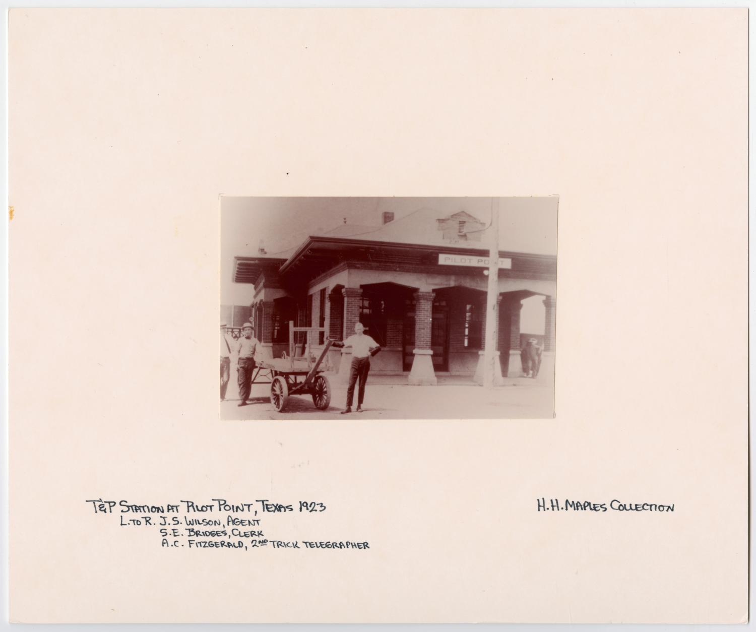 Images of Texas & Pacific Stations and Structures in  Pilot Point, TX