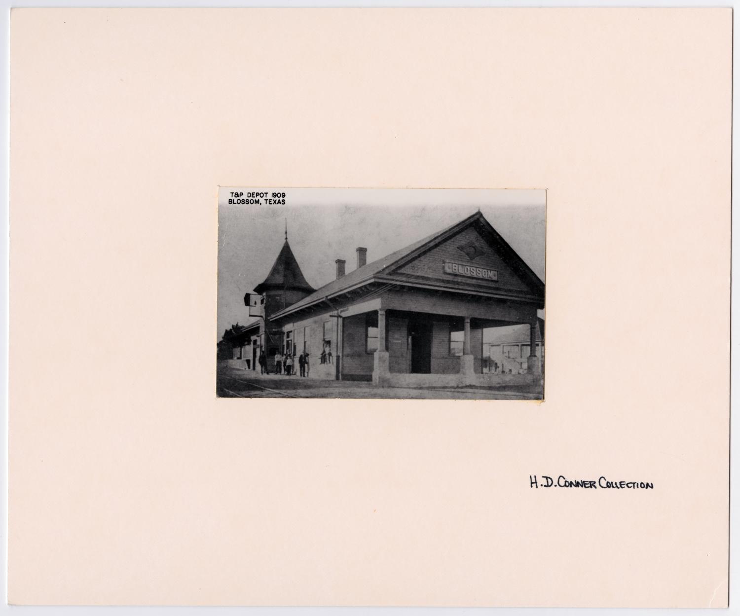Images of Texas & Pacific Stations and Structures in  Blossom, TX