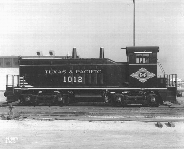 NW-2 Switcher 1012 Marshall TX - c1948
