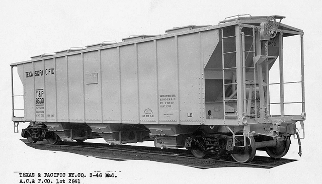 Covered Hopper 8500