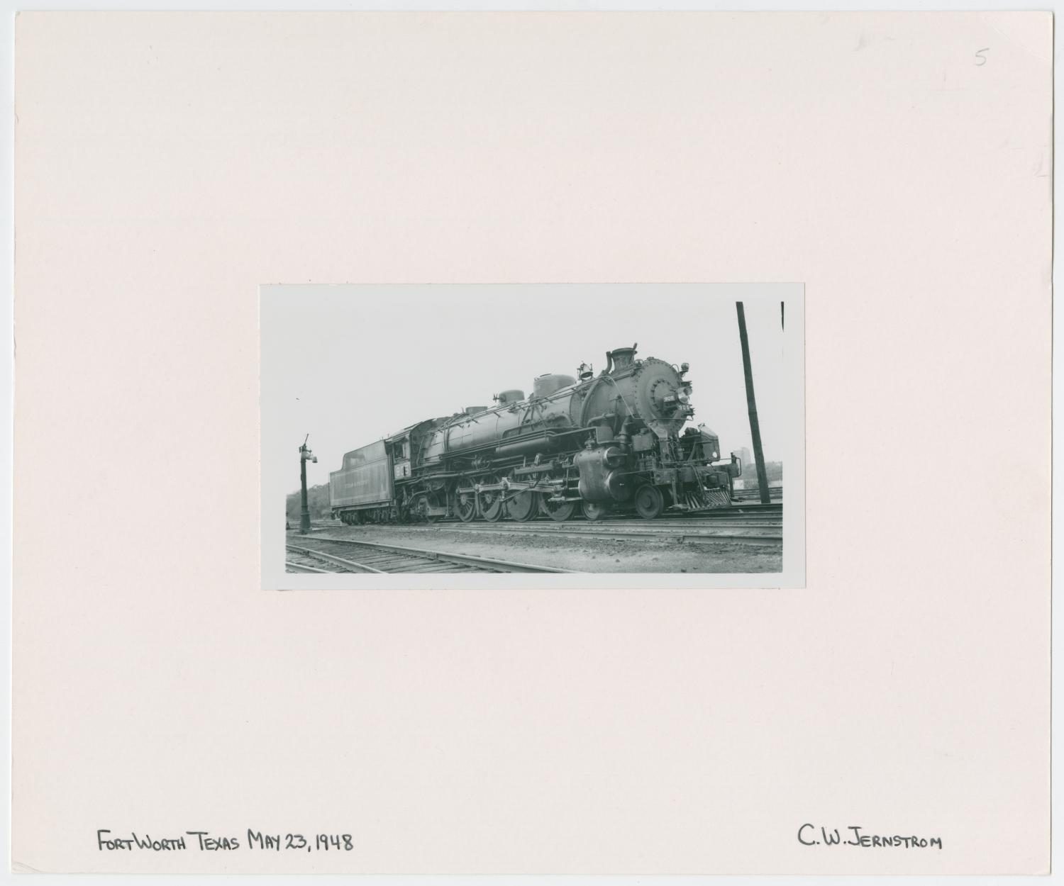 Train Engine #905 and Car