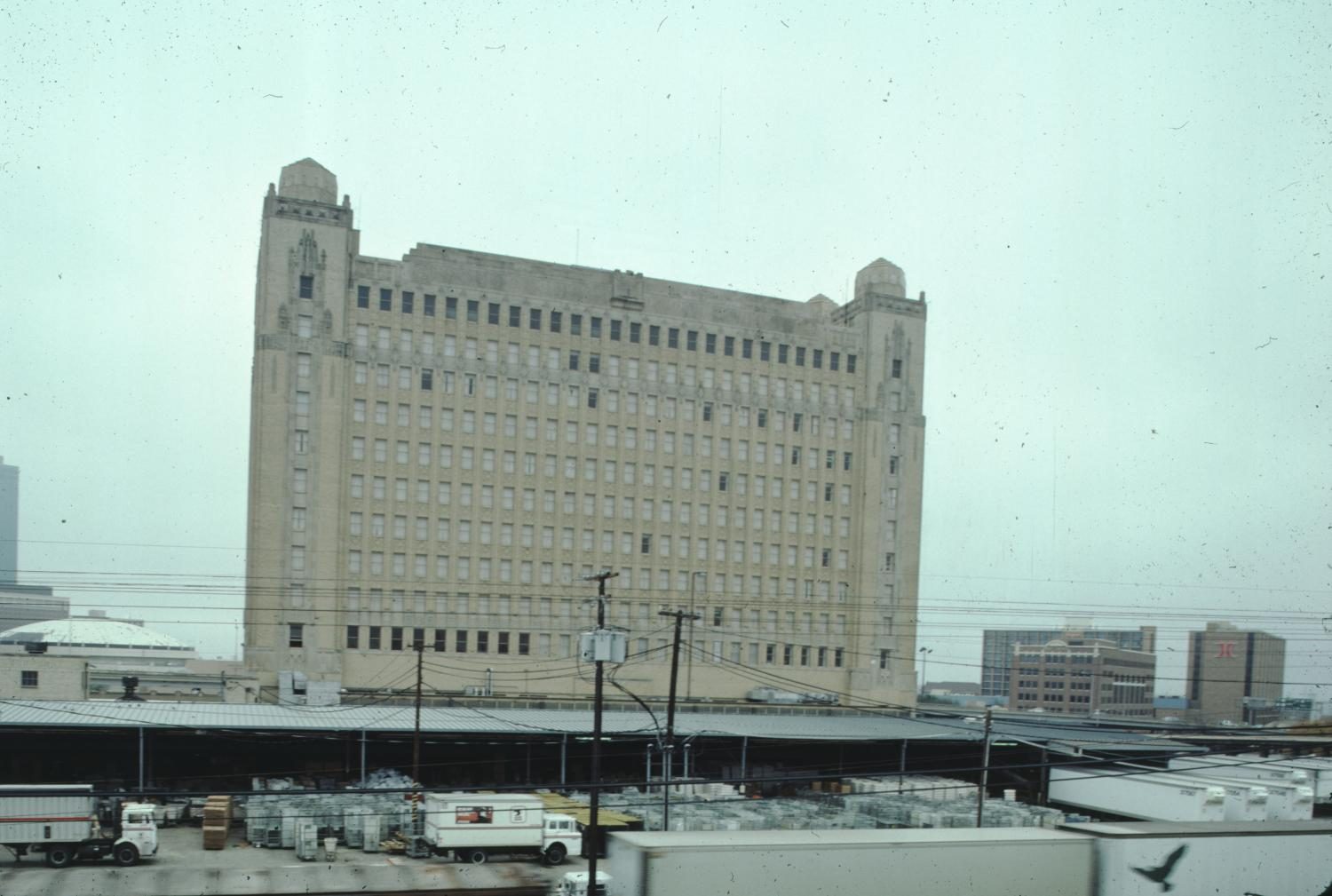 Lancaster & Throckmorton, T&P Terminal side